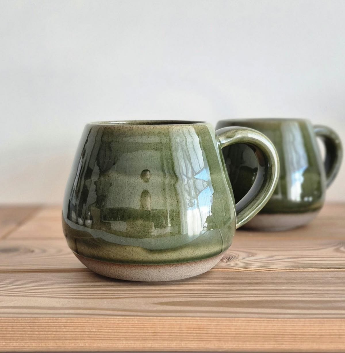 Ly gốm men xanh rêu phong cách rustic